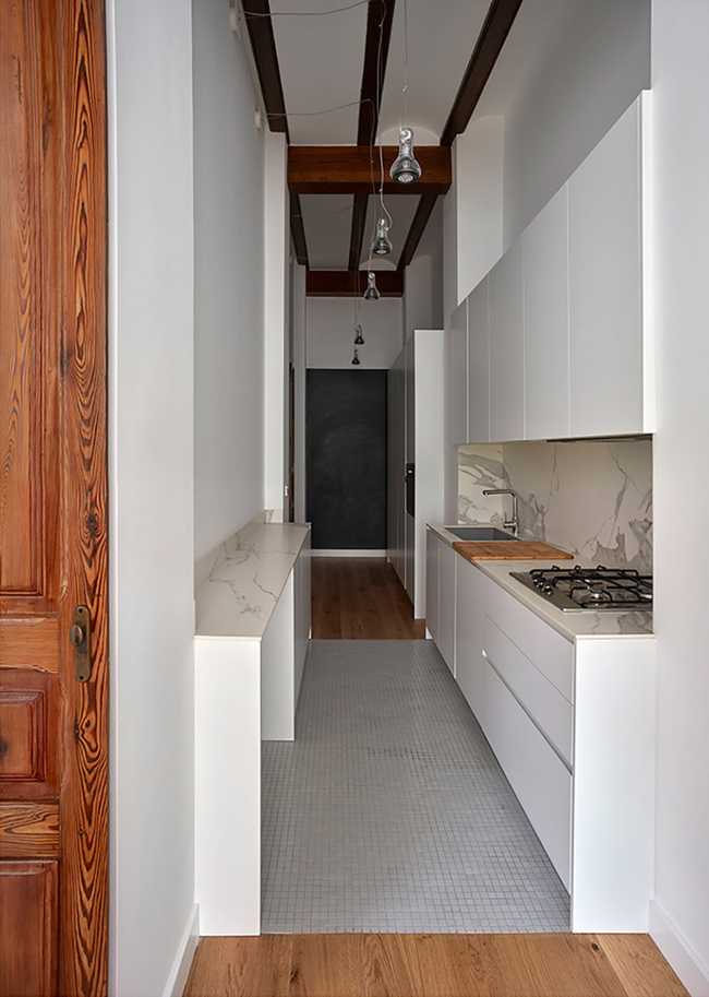 Rehabilitación de una casa típica valenciana. Los interiores y exteriores se compenetran entre tradición e innovación