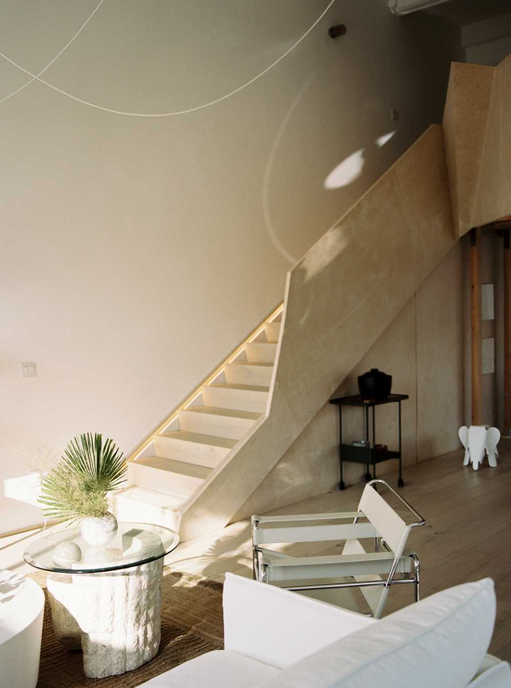 Appartamento di ispirazione giapponese. Design asiatico per un rifugio zen urbano