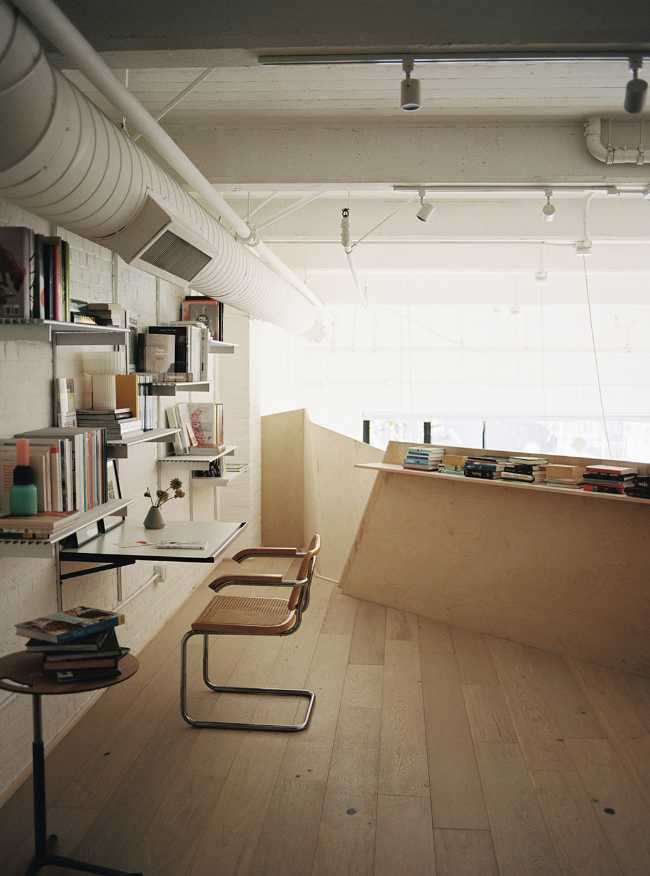 Japanese-inspired flat. Asian design for an urban zen retreat