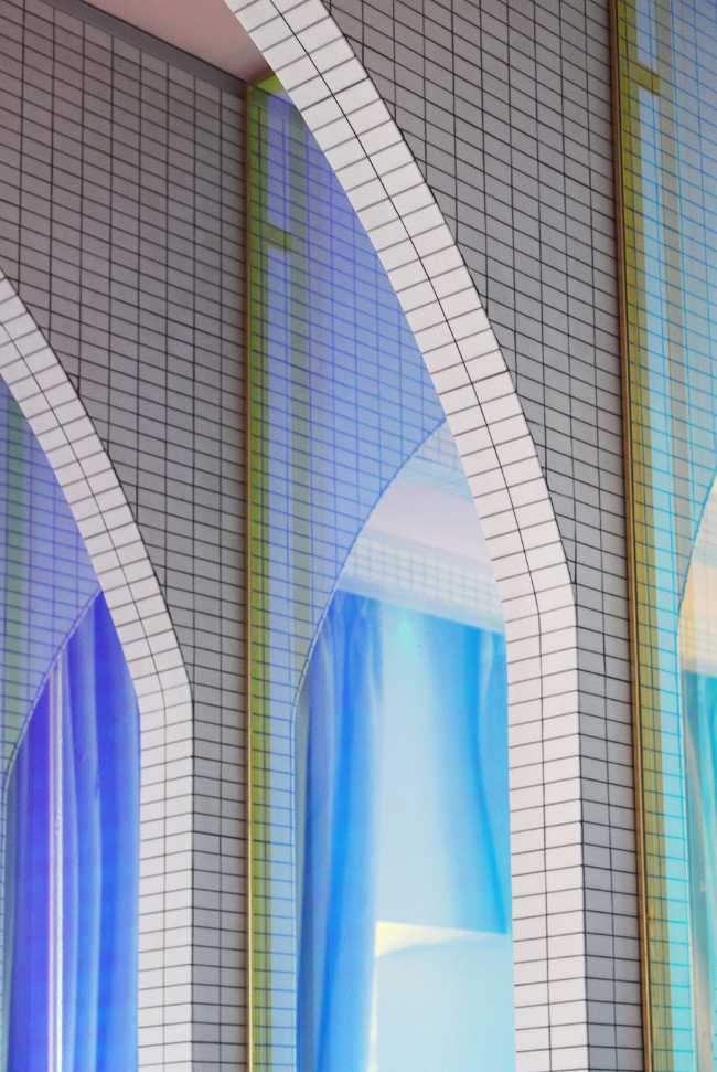 Wonder Galaxy pour Casa Decor. Une installation futuriste et ludique qui évoque les rêves d'enfance