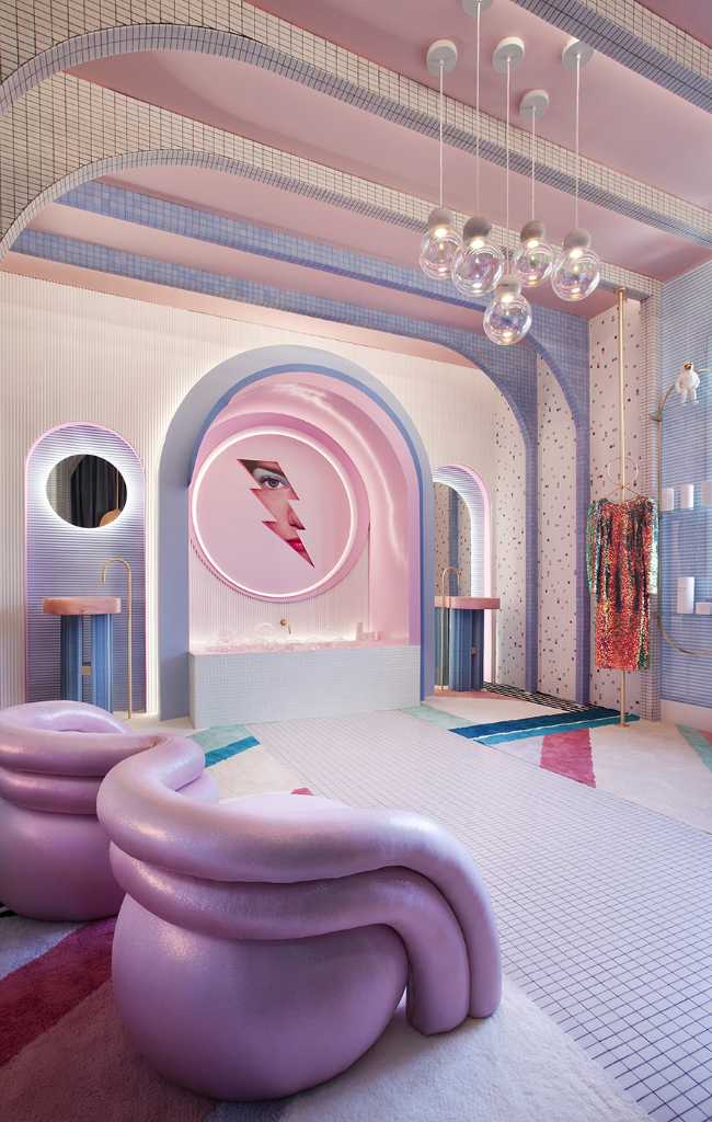 Wonder Galaxy pour Casa Decor. Une installation futuriste et ludique qui évoque les rêves d'enfance