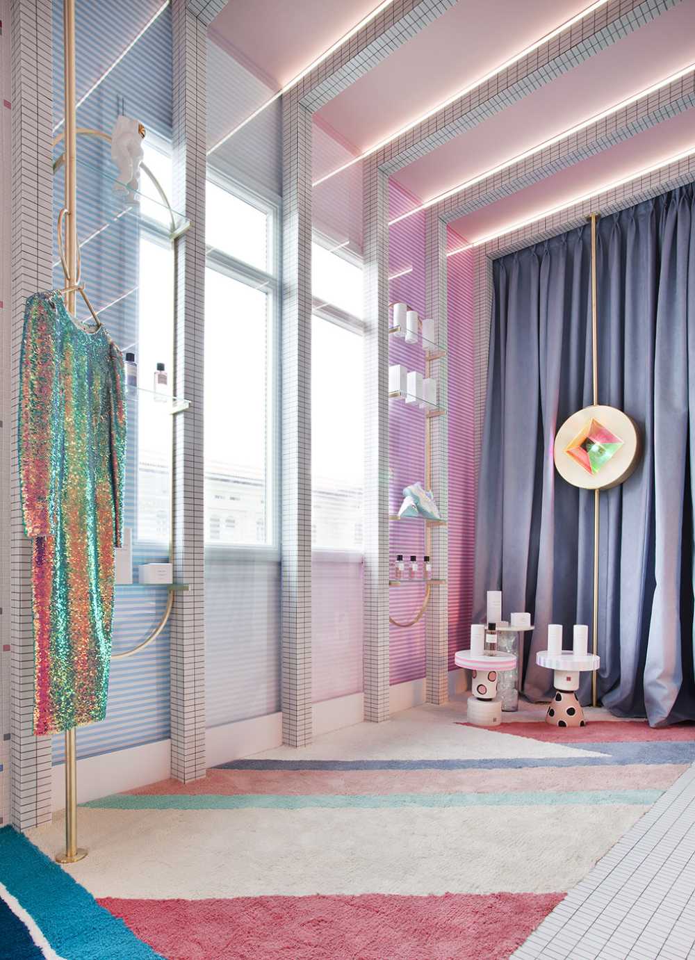 Wonder Galaxy pour Casa Decor. Une installation futuriste et ludique qui évoque les rêves d'enfance