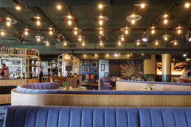 Restyling del Crazy Pianos Club. El espacio concebido como una película surrealista para dejarse llevar