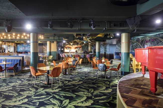 Restyling del Crazy Pianos Club. El espacio concebido como una película surrealista para dejarse llevar