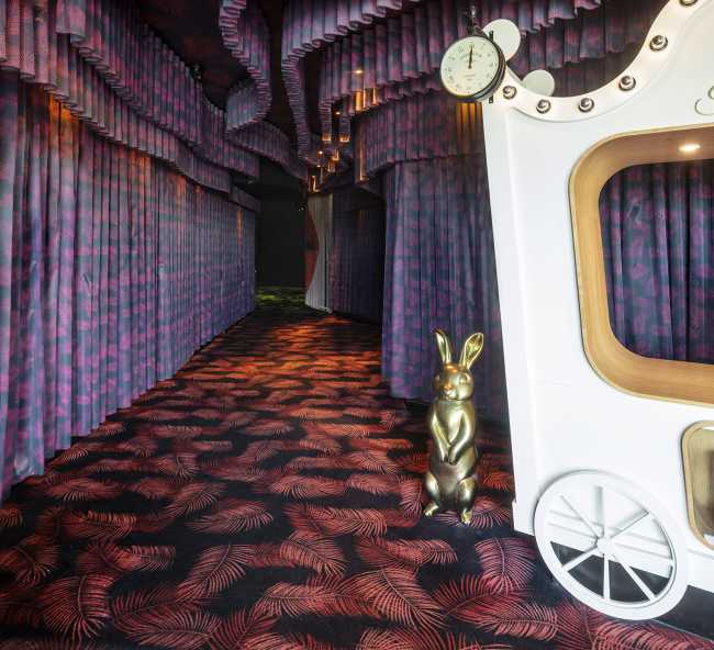 Restyling del Crazy Pianos Club. El espacio concebido como una película surrealista para dejarse llevar