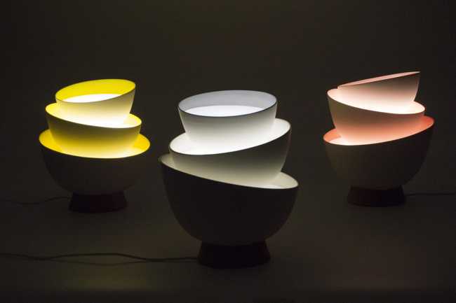 Lamp inspired by the spontaneous shapes of everyday life. From a pile of dishes to a design idea