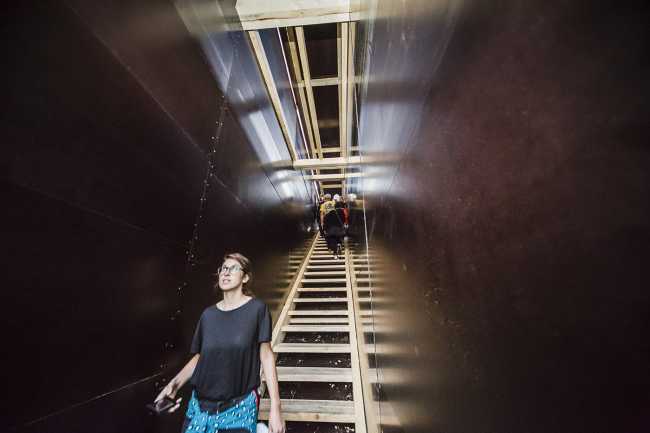 La (no) percepción del arte en nuestra vida cotidiana. Una estructura de madera devuelve la atención a los espacios invisibles