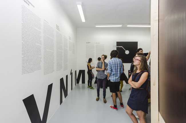 La (no) percepción del arte en nuestra vida cotidiana. Una estructura de madera devuelve la atención a los espacios invisibles