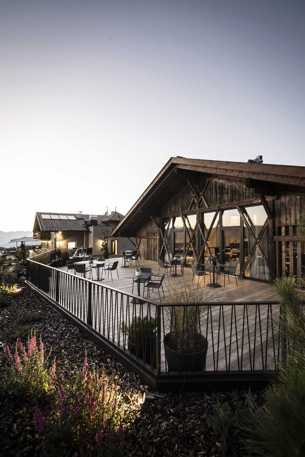 From the depths of the earth: in the new Gfell hotel the thrill of living in nature
