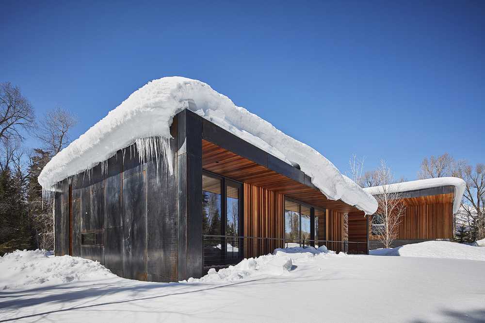 L'architecture comme une œuvre d'art moderne. Simplicité de conception et de matériaux sur un site spectaculaire