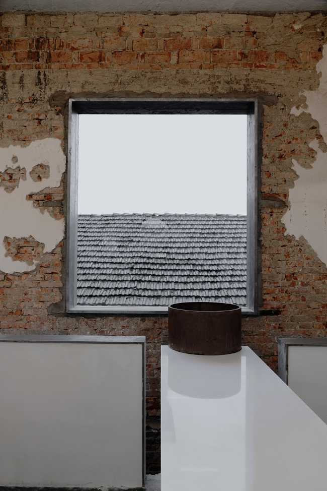 Yes Art Warehouse. Un caractéristique studio d'art occupe l'emplacement d'un ancien bâtiment industriel