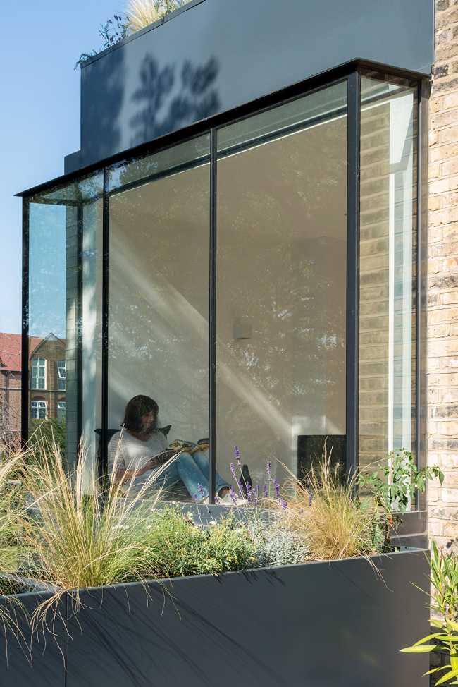 Revisiting a Victorian home. Materials and colors combine to offer new opportunities for light and space