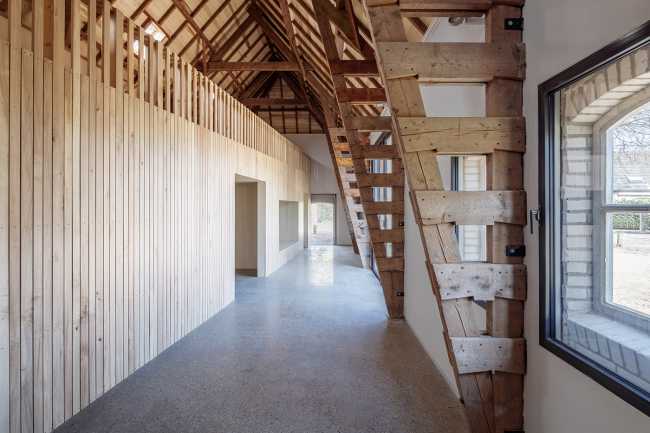 From barn of a historic estate to museum. Context-sensitive adaptive reuse project