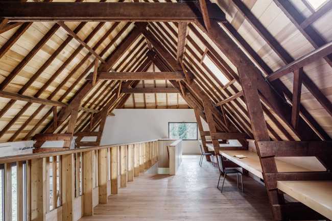 From barn of a historic estate to museum. Context-sensitive adaptive reuse project