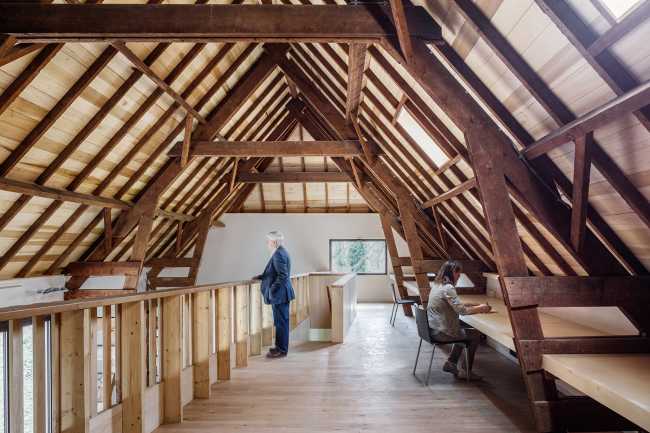 From barn of a historic estate to museum. Context-sensitive adaptive reuse project