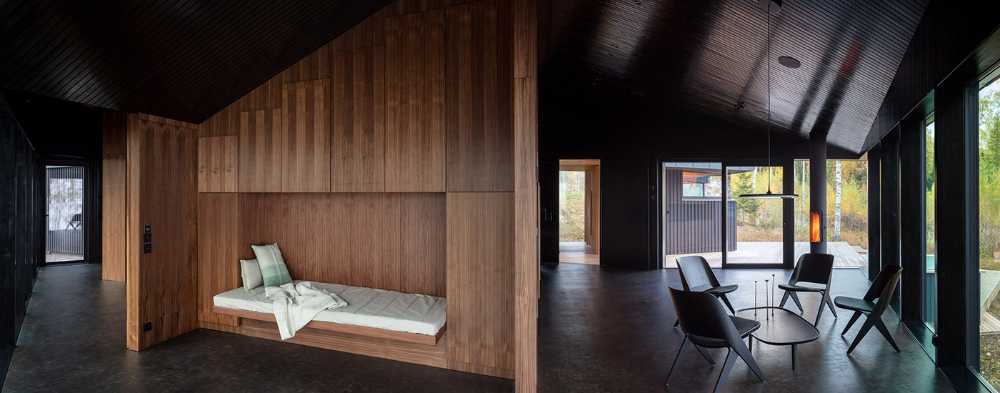 Forêts de pins et de bouleaux et vues sur le lac : les paysages dessinent l'harmonie de la Square House