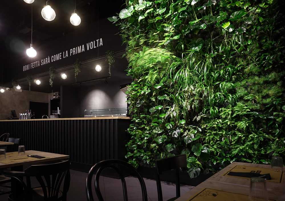Gourmet pizzeria in the heart of Turin. The theater inspires the conversion