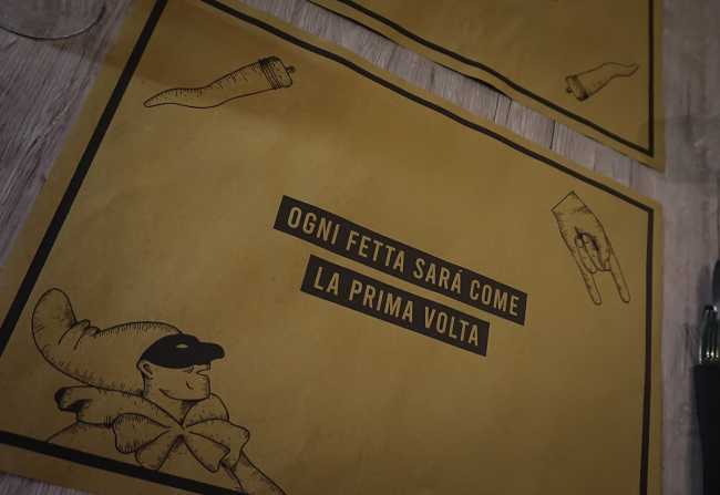 Gourmet pizzeria in the heart of Turin. The theater inspires the conversion