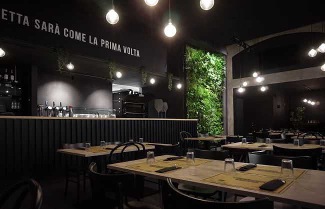 Gourmet pizzeria in the heart of Turin. The theater inspires the conversion