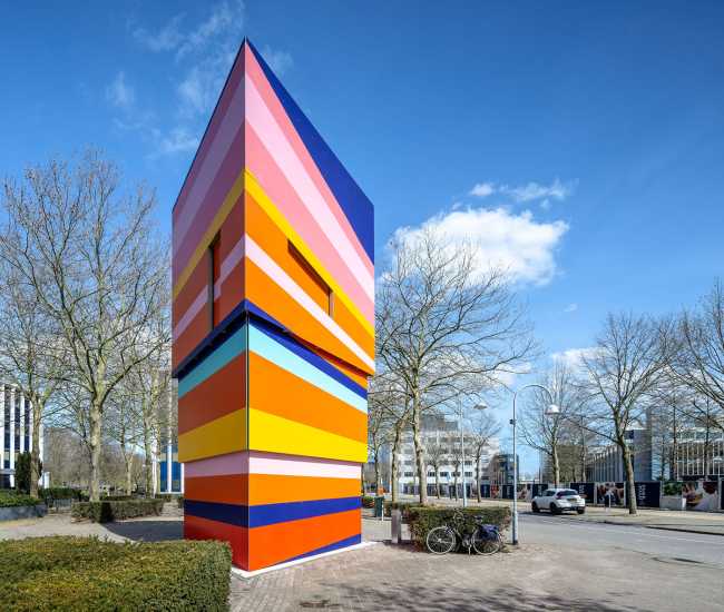 Folly KomEtenPlein. Lively triangular pavilion for outdoor meetings