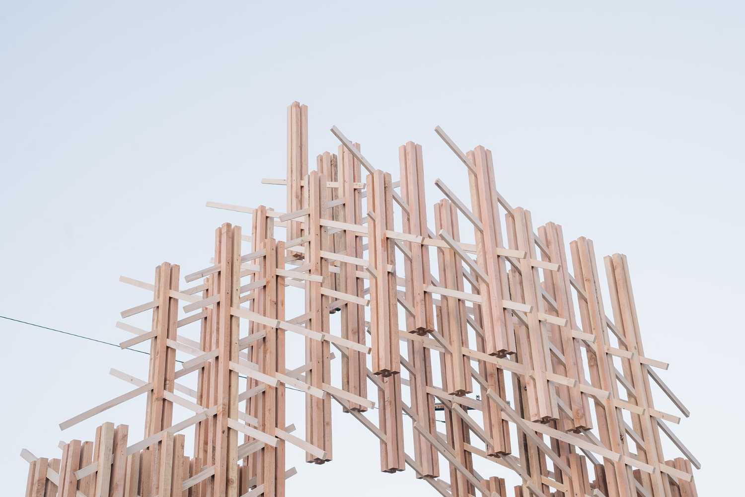 Mori. A wooden installation in Los Angeles that conceptualises the sense of togetherness