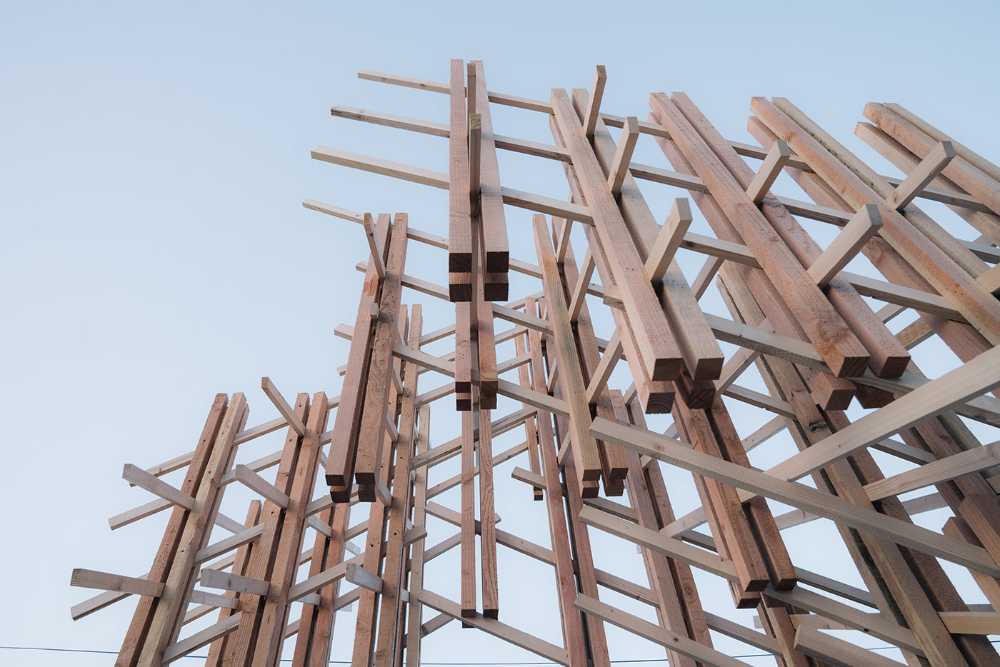 Mori. A wooden installation in Los Angeles that conceptualises the sense of togetherness