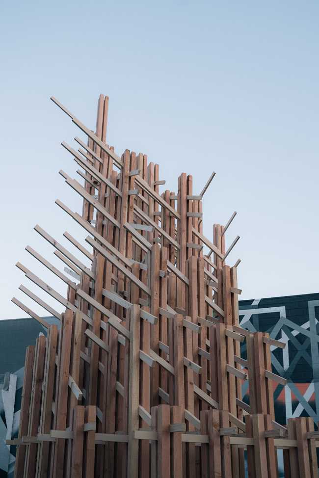 Mori. A wooden installation in Los Angeles that conceptualises the sense of togetherness