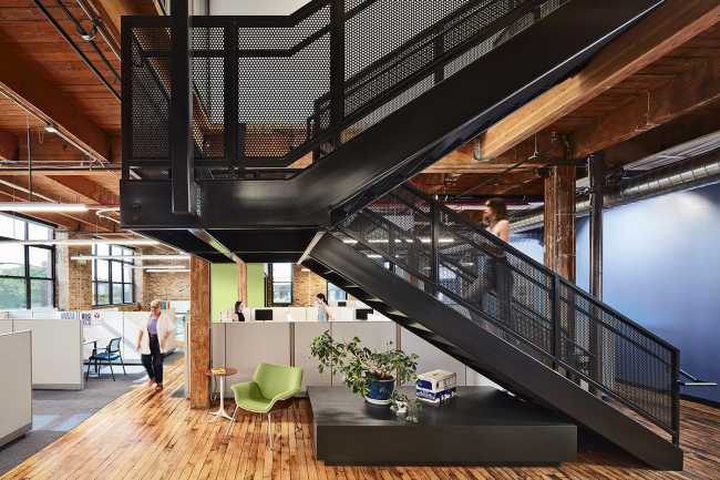 The Night Mistry. Un albergue juvenil para infundir confianza