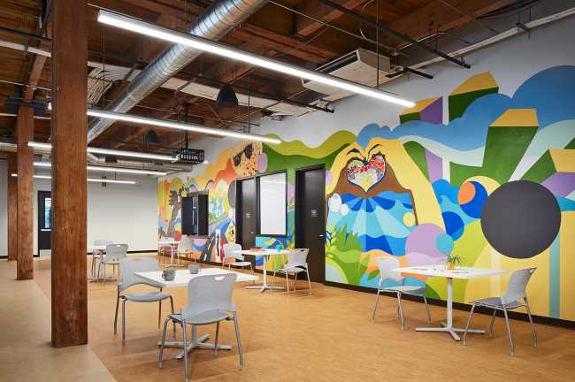 The Night Mistry. Un albergue juvenil para infundir confianza