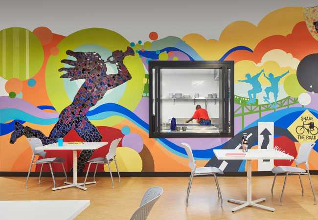 The Night Mistry. Un albergue juvenil para infundir confianza