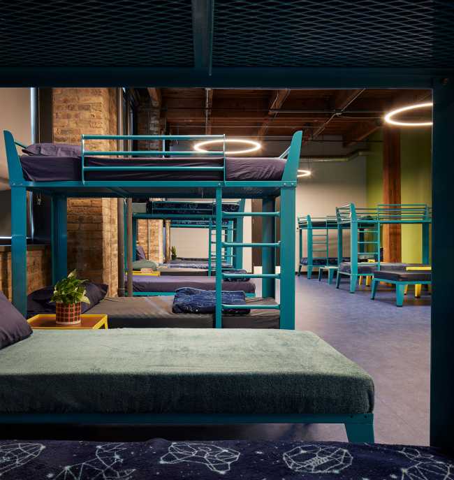 The Night Mistry. Un albergue juvenil para infundir confianza