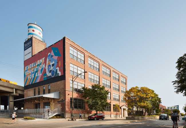 The Night Mistry. Un albergue juvenil para infundir confianza