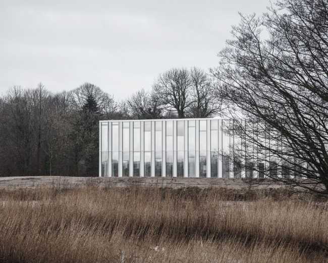 Expanded Historical Municipality. A combination of heaviness and structural lightness