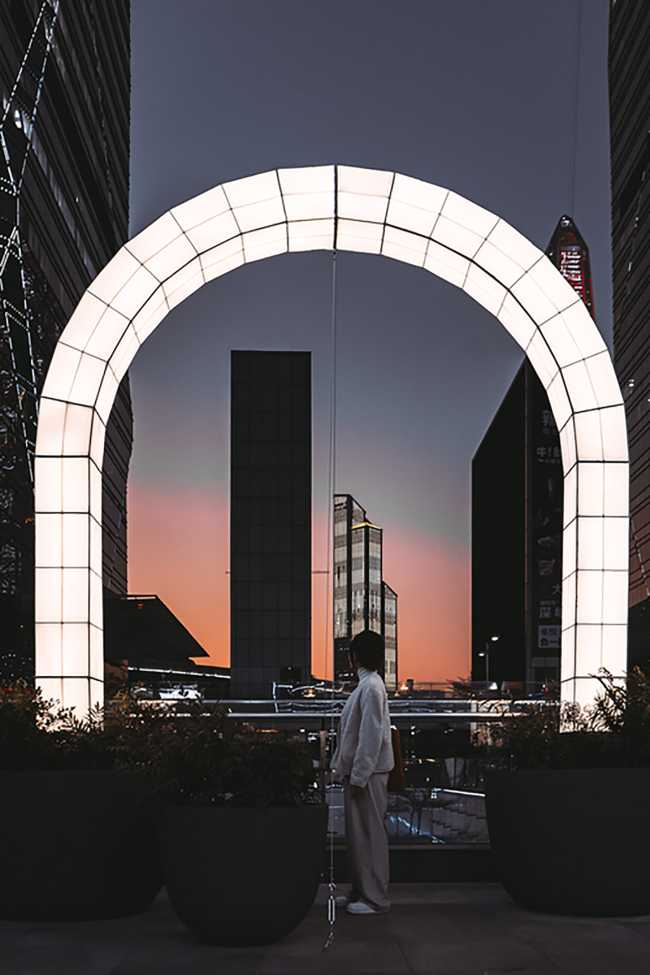 Space Frame: sculptural lights as jewels in an architectural space