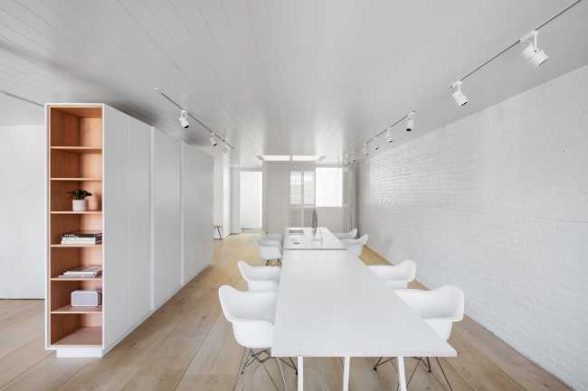 Profesión y vida cotidiana combinadas. Estudio fotográfico con tonos versátiles