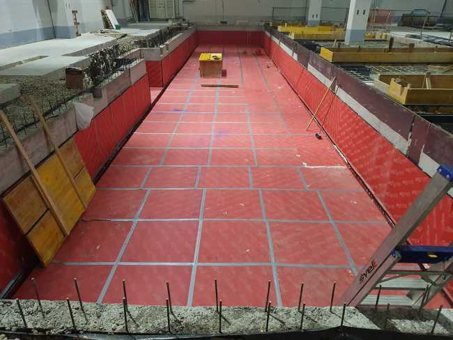 Isolamento delle vibrazioni causate da una nuova rotativa nello stabilimento di Centro Stampa Quotidiani a Brescia