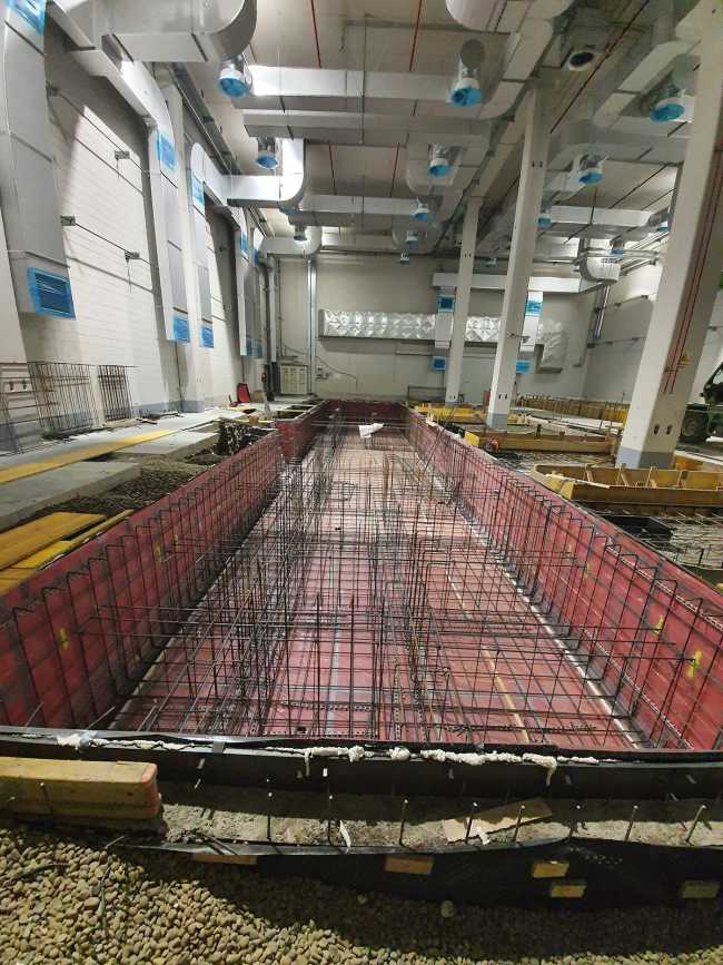 Isolamento delle vibrazioni causate da una nuova rotativa nello stabilimento di Centro Stampa Quotidiani a Brescia