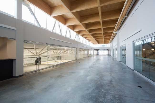 Lo antiguo se une a lo moderno. Comparación de arquitecturas en la ampliación de un auditorio