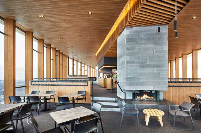 Bromont Summit Chalet: un'esperienza a 360° su una vetta panoramica canadese