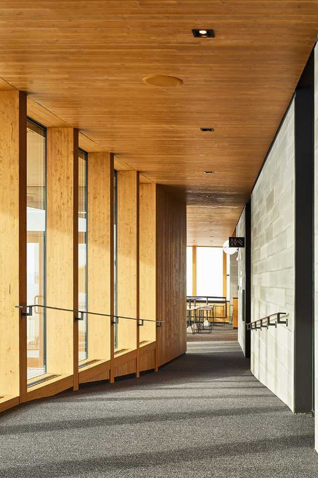 Bromont Summit Chalet: un'esperienza a 360° su una vetta panoramica canadese