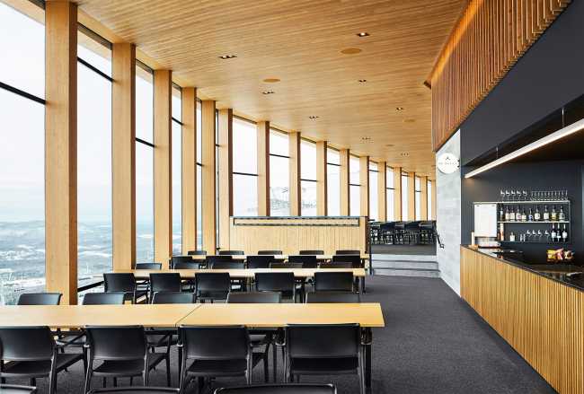 Bromont Summit Chalet: un'esperienza a 360° su una vetta panoramica canadese