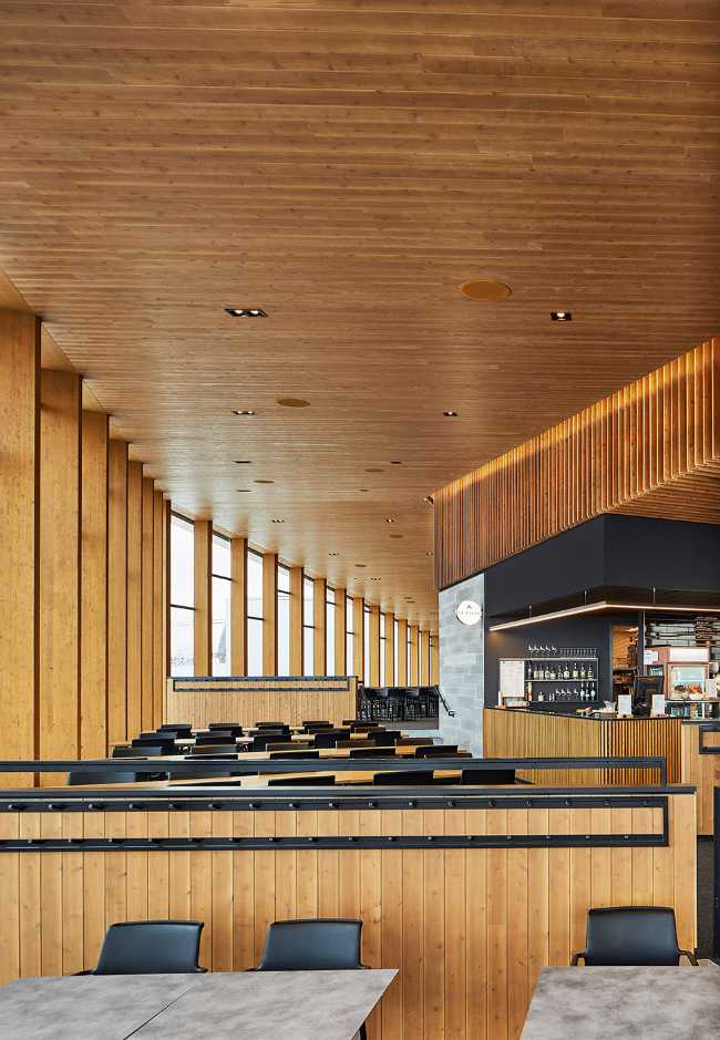 Bromont Summit Chalet: un'esperienza a 360° su una vetta panoramica canadese