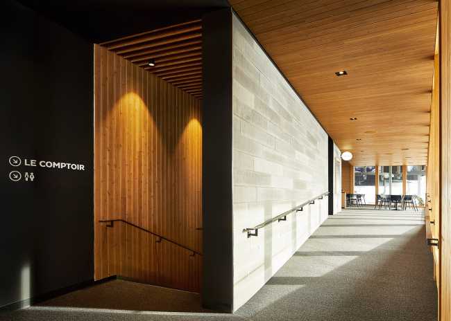 Bromont Summit Chalet: un'esperienza a 360° su una vetta panoramica canadese