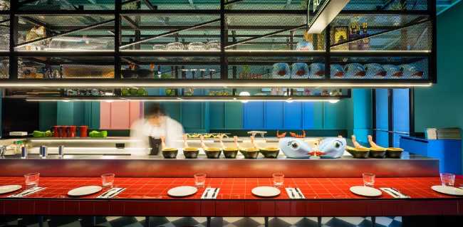 Las Chicas, Los Chicos y los Maniquís: color is the undisputed protagonist of the Madrid restaurant