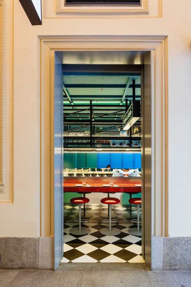 Las Chicas, Los Chicos y los Maniquís: color is the undisputed protagonist of the Madrid restaurant