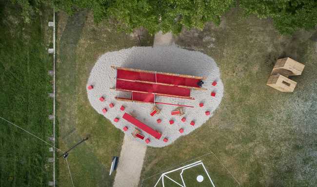 Comment allons-nous vivre ensemble? Installation OFF FENCE à la Biennale d'Architecture 2021