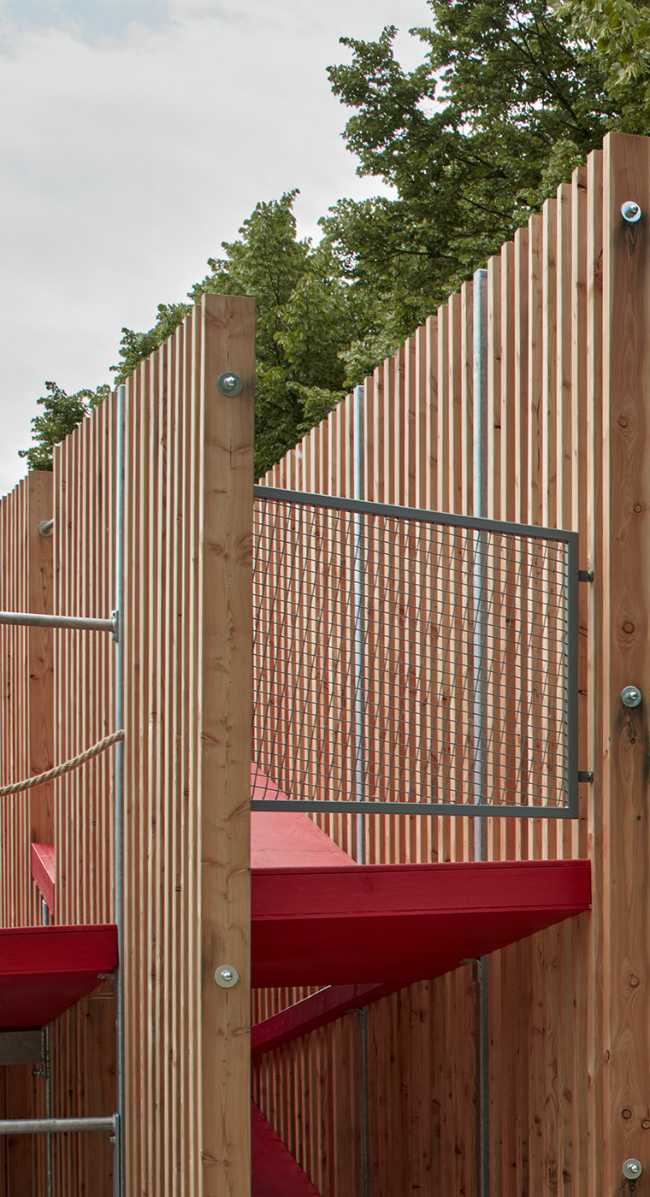 Comment allons-nous vivre ensemble? Installation OFF FENCE à la Biennale d'Architecture 2021