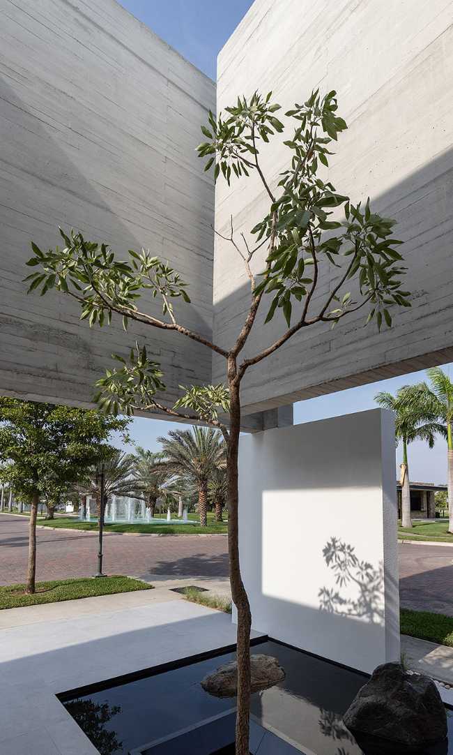 Casa Mocoli: una fascinante escultura de líneas puristas para encontrarse consigo mismos