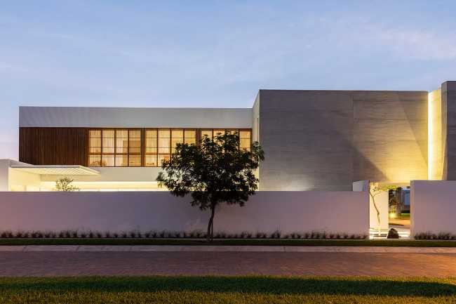 Casa Mocoli: una fascinante escultura de líneas puristas para encontrarse consigo mismos