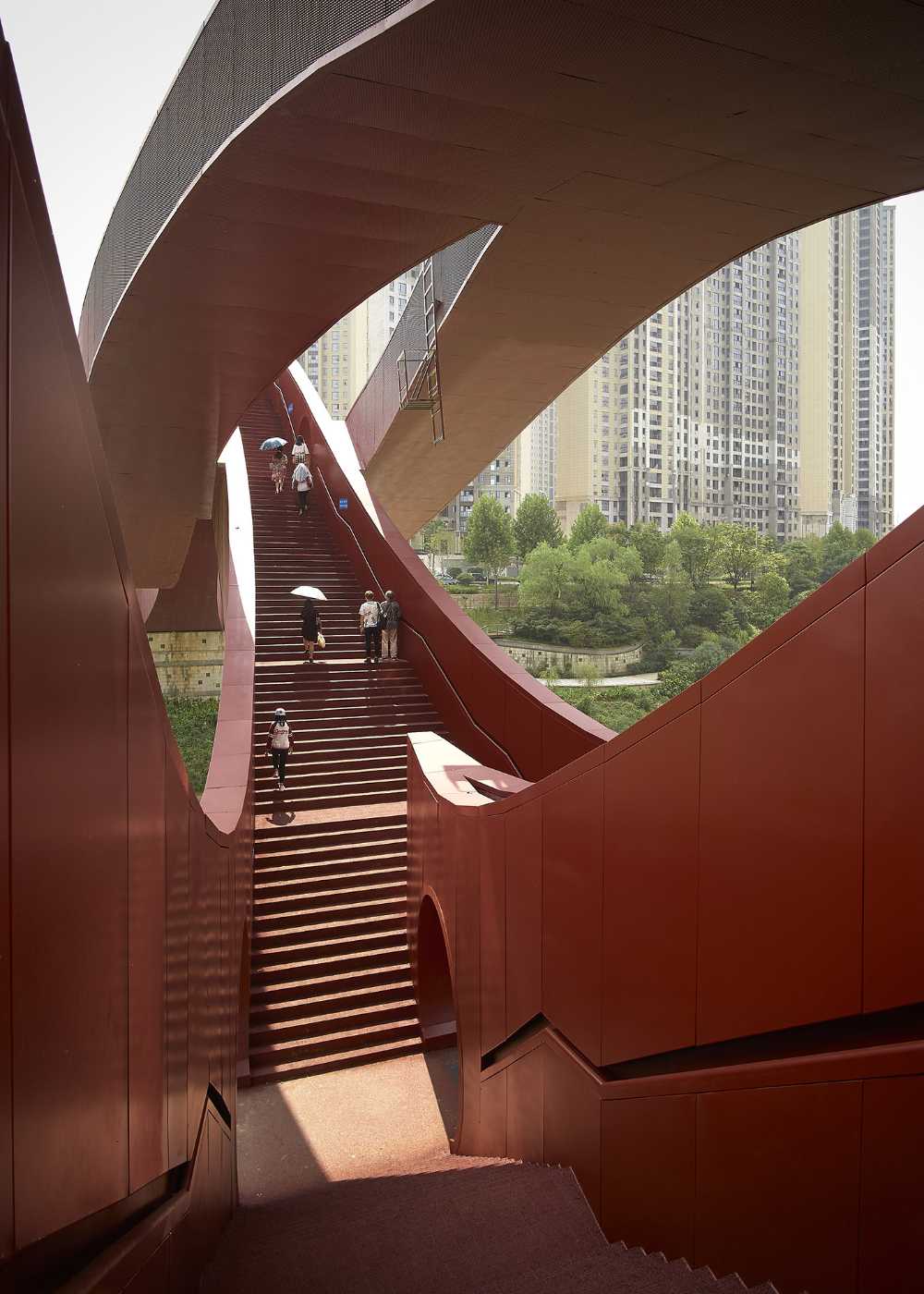 Lucky Knot il ponte iconico che connette, illumina e intrattiene